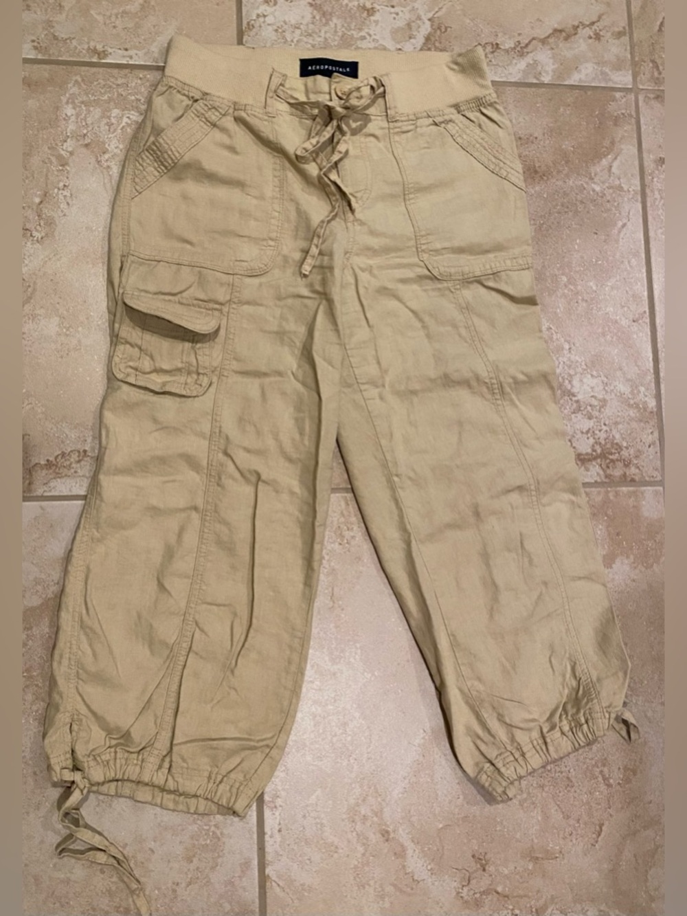 Aeropostale Tan Utility Cargo Capri Pants with Drawstring Waist (Size XS)